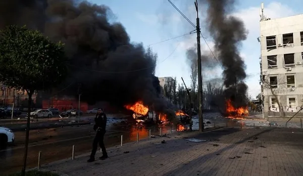 Ukraine: Kyiv समेत यूक्रेन के कई शहर विस्फोटों से दहले, कम से कम 8 लोगों की मौत, 24 अन्य घायल